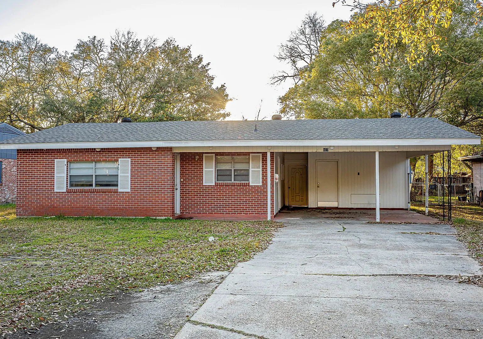 3 Bed 2 Bath home in Pascagoula near the beach. — Photo 1