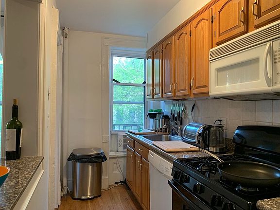 5th image of 141 7th Ave APT 4