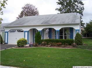 16 Oakham Row, Manchester, NJ 08759