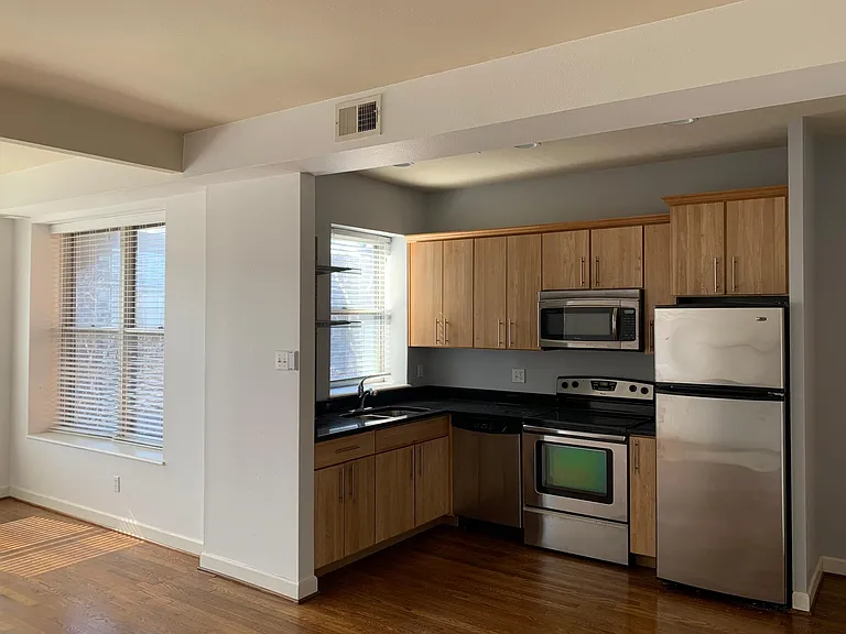 5621 Pershing Ave #32 — Photo 9