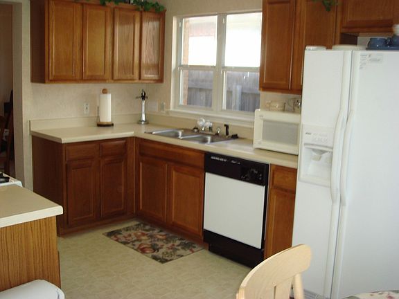 Very Bright-Open Kitchen