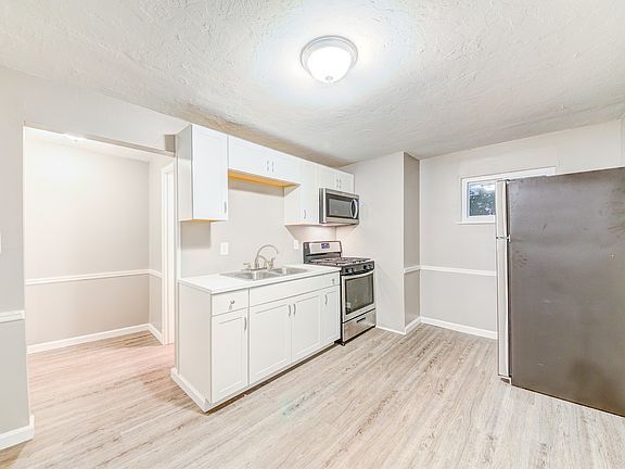 5th image of 52 Ruth St #3
