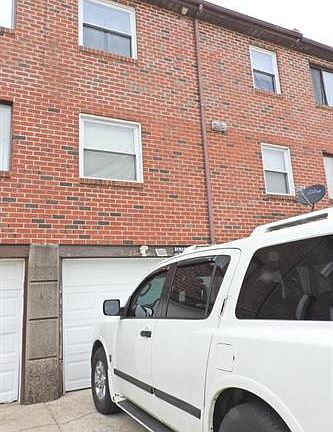 3rd image of 7737 Oxford Ave
