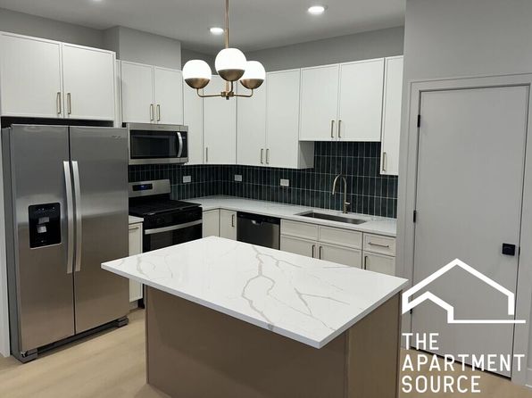 4102 N Sheridan Rd #403