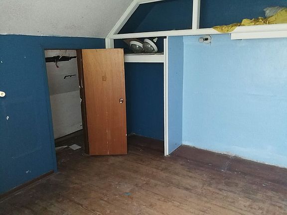 Upstairs BR #3