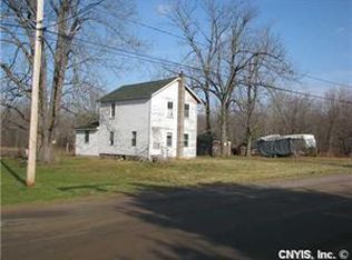 220 Calkins Rd, Fulton, NY 13069