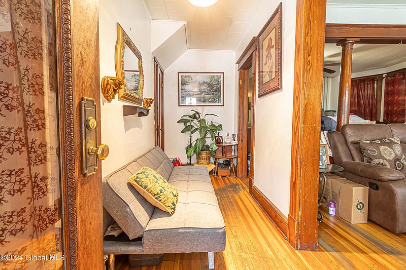 4th image of 47 Hurlbut Street