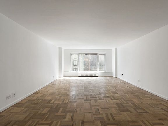 5th image of 200 Central Park S APT 17M