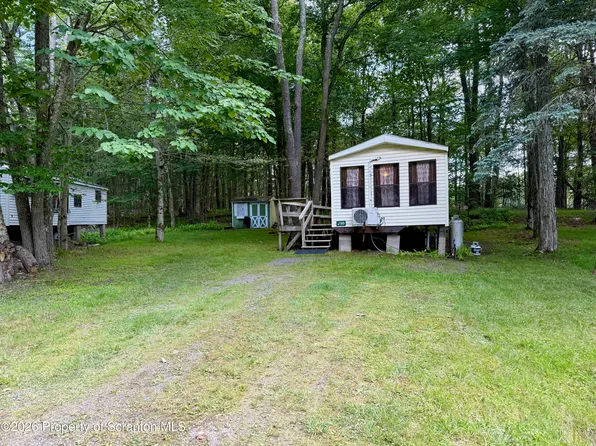 99 Camporee Ct, Gouldsboro, PA 18424
