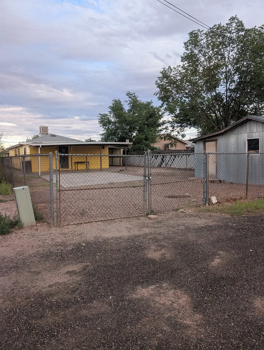 Building Photo - 309 N 10th Ave