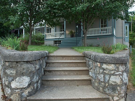 Stone wall front entry
