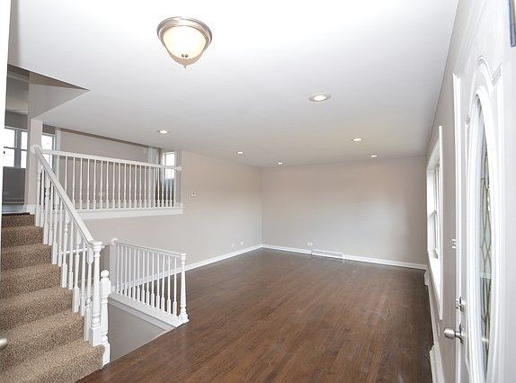 5th image of 1652 Heidorn Ave
