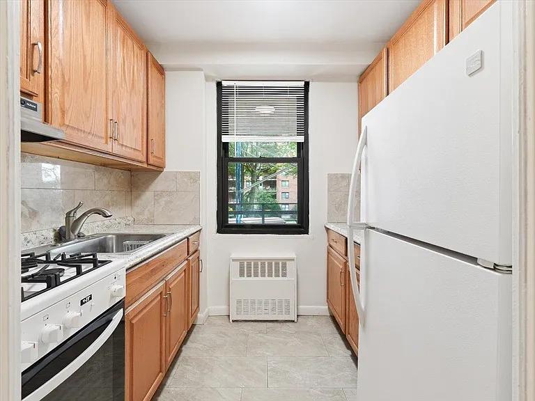 201 Saint Pauls Ave #2M — Photo 11