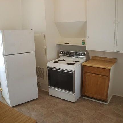 4th image of 1012 Badger St