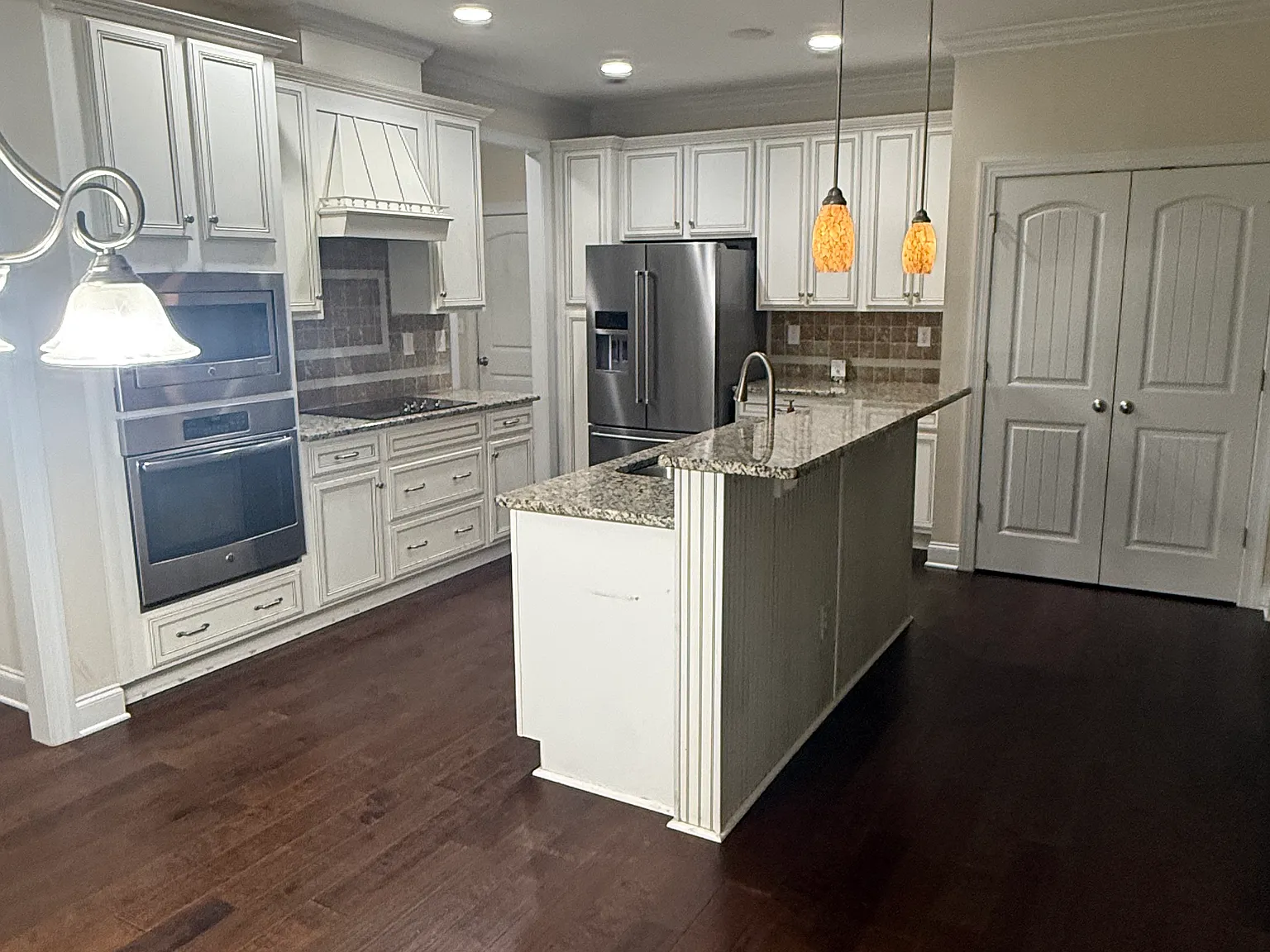 4 bed, 2838 sqft, $2,500 — Photo 2