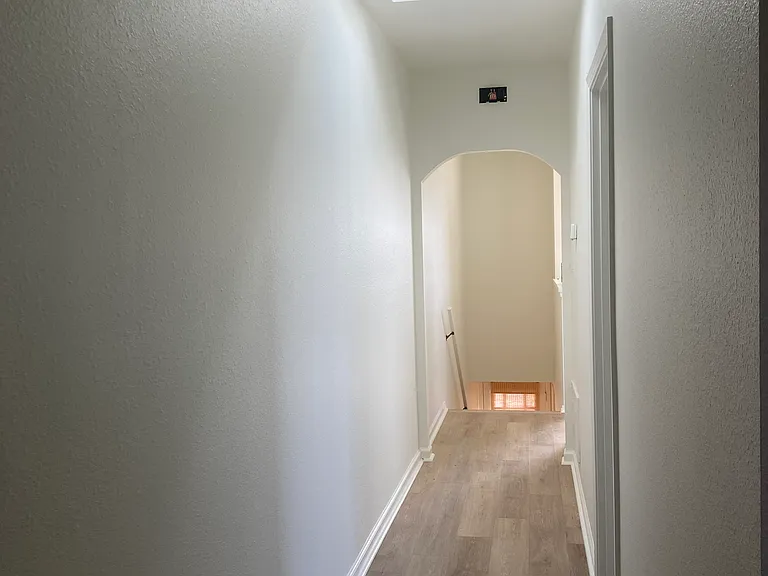 409 Orange Ave W — Photo 21