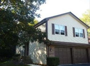 56 Linden Ct, Cary, IL 60013