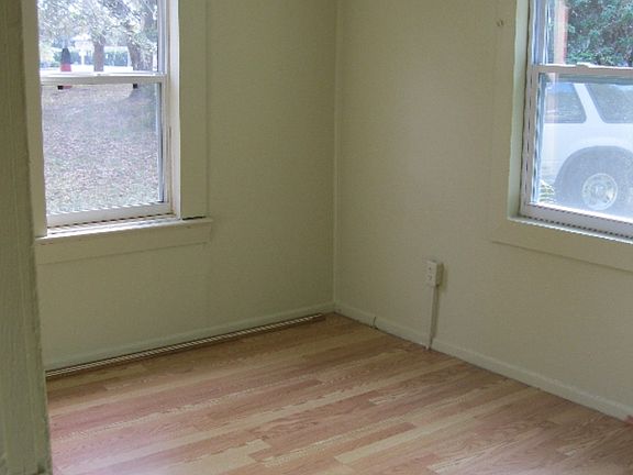 4th image of 3501 49th St