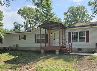 2222 SW 2nd St, Topeka, KS 66606