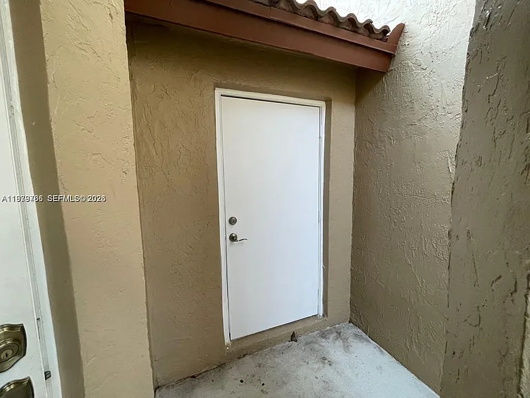 16309 Emerald Cove Rd #16309 — Photo 32