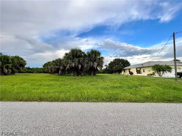 172 Tournament Rd, Rotonda West, FL 33947