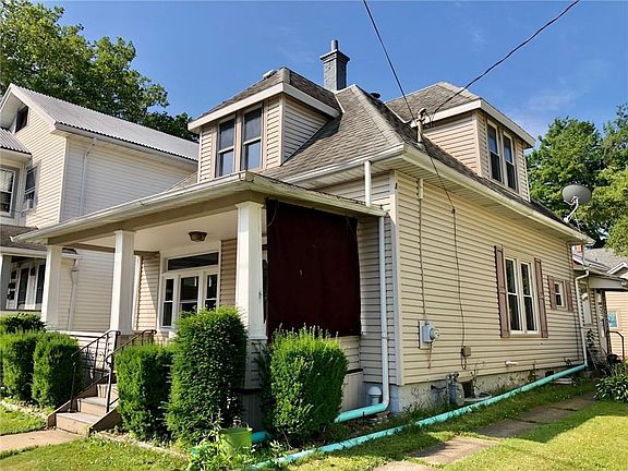 3rd image of 3016 Elmwood Ave
