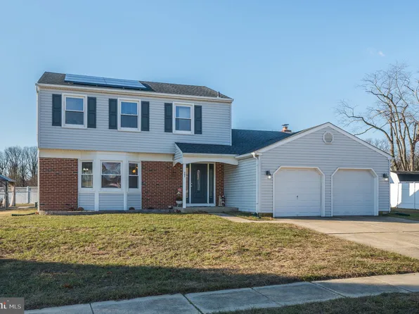 207 Hampshire Dr, Deptford, NJ 08096