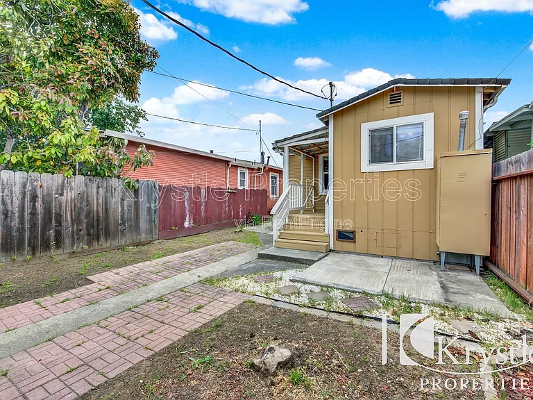 1244 Georgia St — Photo 15