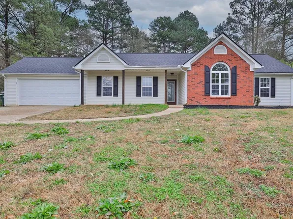 204 Cambridge Dr, Loganville, GA 30052