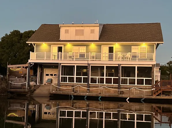 2721 Bluebill Dr, Virginia Beach, VA 23456