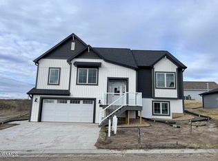 4824 Cornice Loop, Bismarck, ND 58503