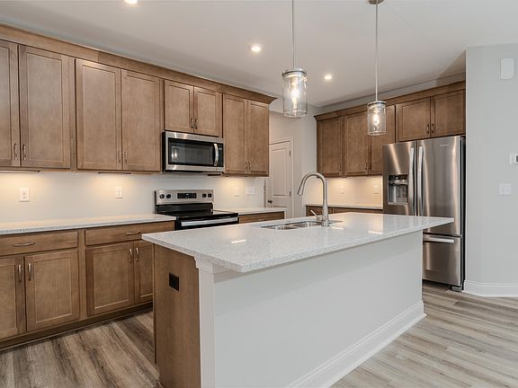 5th image of 308 Cornwall Dr