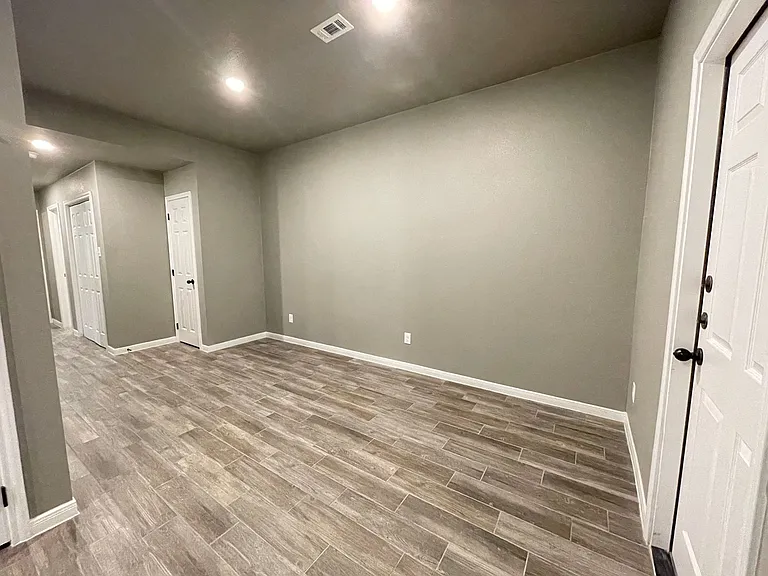 208 W Beeline Ln — Photo 6