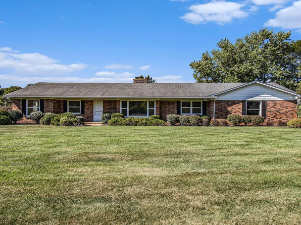 5644 Blue Grass Ln, Saline, MI 48176