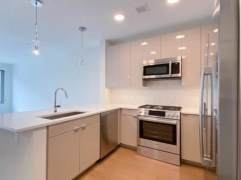 45 Lewis St #203 — Photo 4