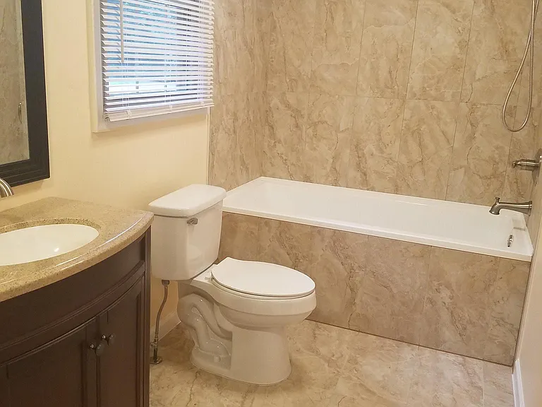 7604 Wallingford Rd — Photo 8