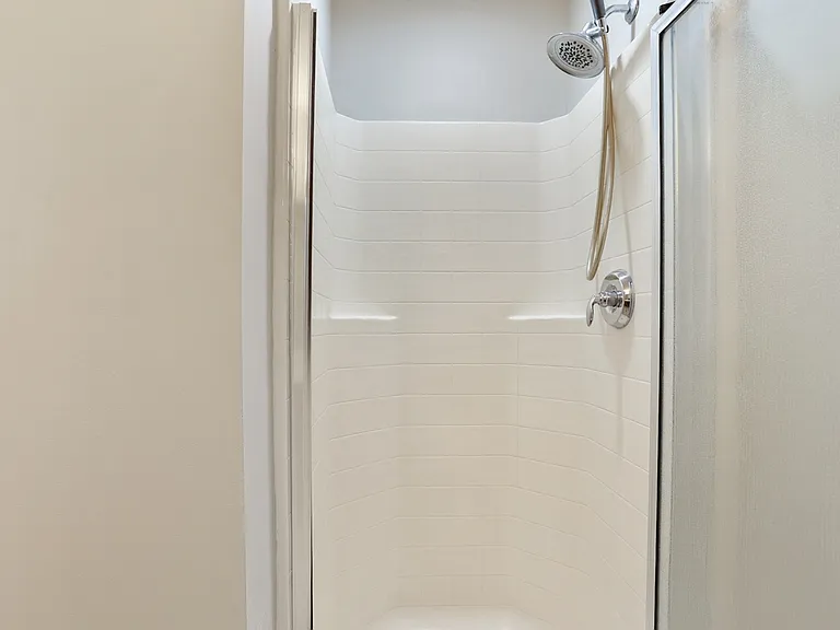 704 Kendal Ct — Photo 33