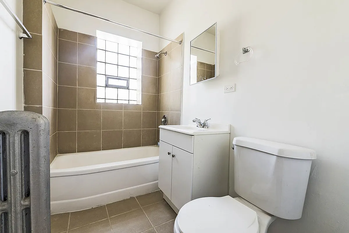 Building Photo - 7249-53 S Blackstone Ave #1500-02