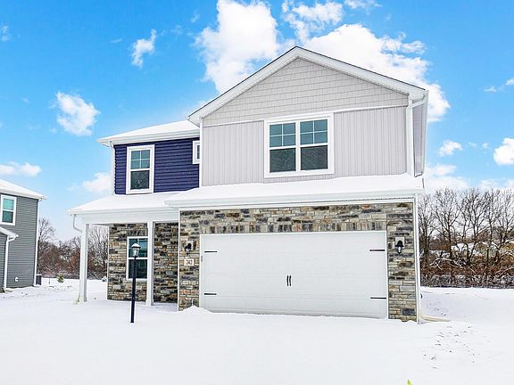 3rd image of 242 Sterndale Dr