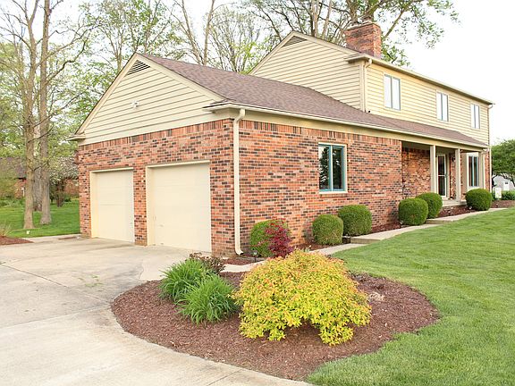 3rd image of 1021 S Country Ln