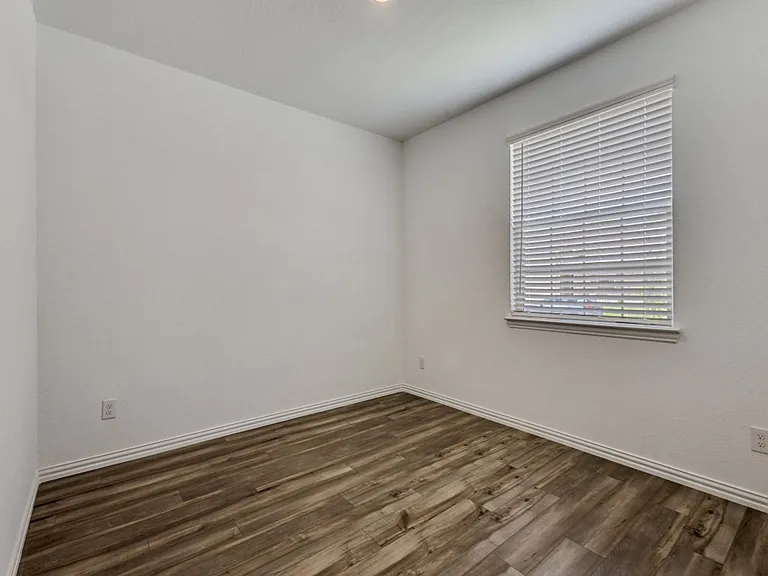1601 Madison Dr — Photo 15