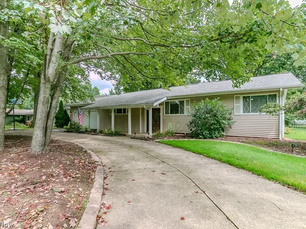 8831 Pine Tree Dr, Macedonia, OH 44056