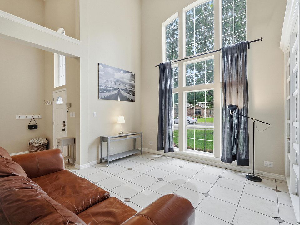 1st image of 8839 Brae Crest