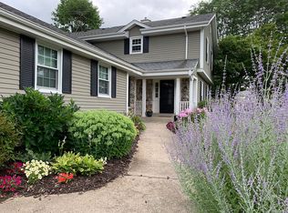 16180 Wildwood Ct, Brookfield, WI 53005