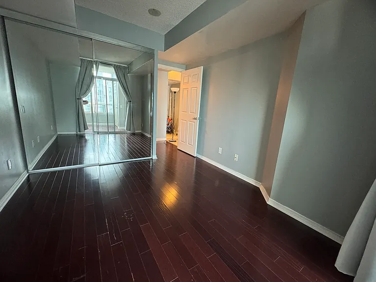 28 Harrison Garden Blvd #25 — Photo 7