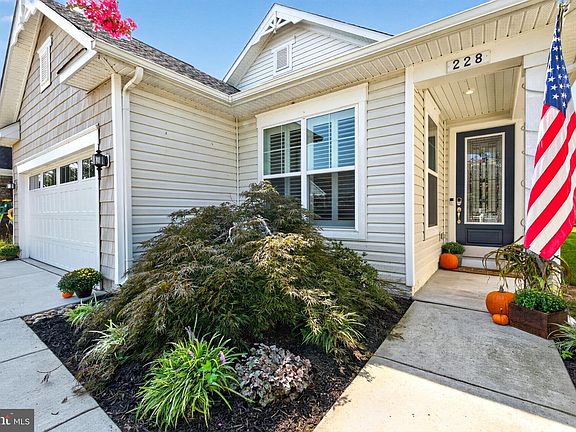4th image of 228 Bayberry Dr