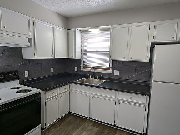 4th image of 223-229 Morgan St #6