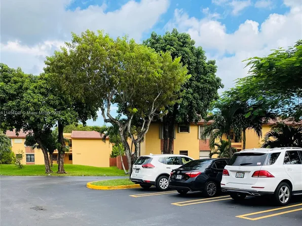 10827 NW 7th St APT 21-42, Miami, FL 33172