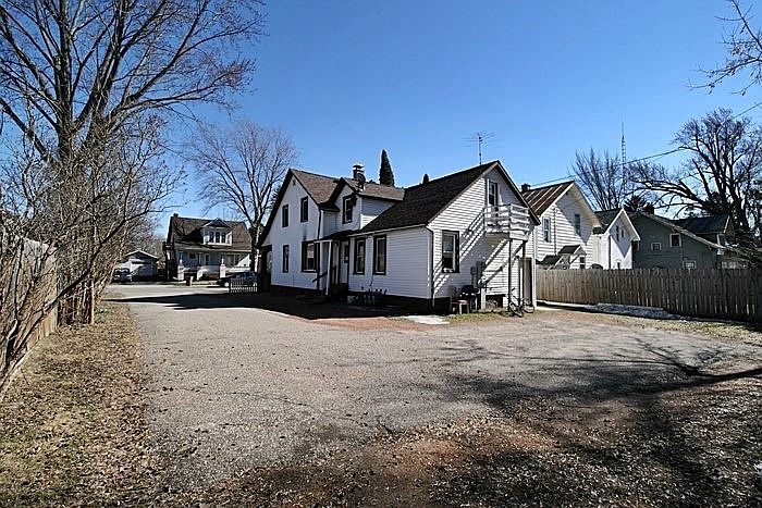 2nd image of 816 2nd St Unit 3