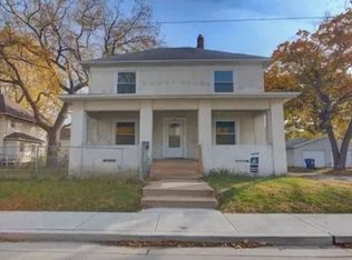 1617 Scott St, Davenport, IA 52803